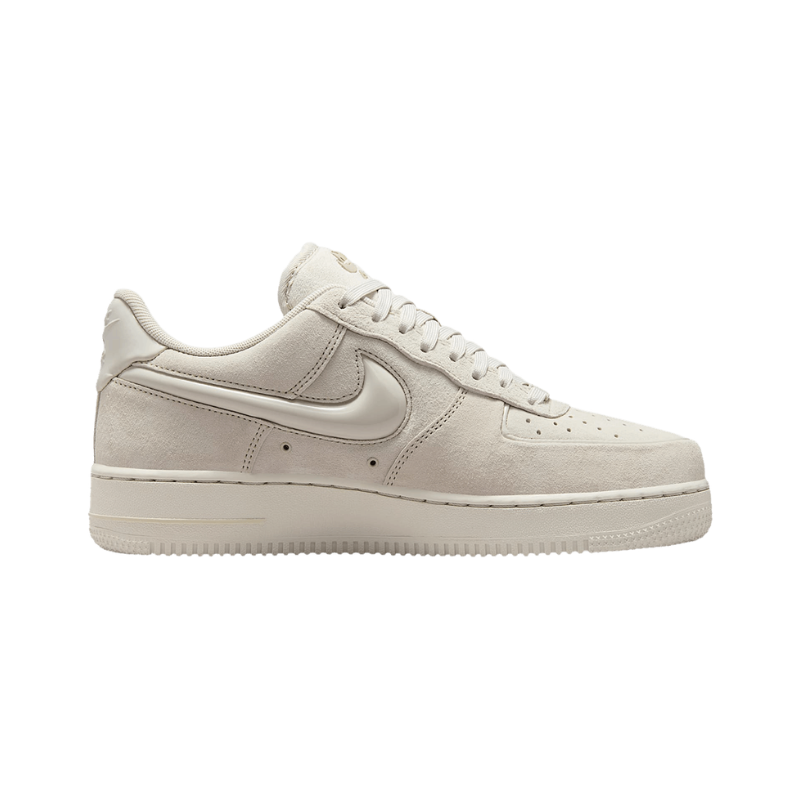 nike-wmns-air-force-1-07-light-bone-white.png